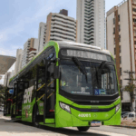 ônibus do BRT circulando em via exclusiva