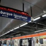 placa de metrô escrito "estação Iguatemi"