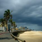 orla da PItuba com nuvens de chuva
