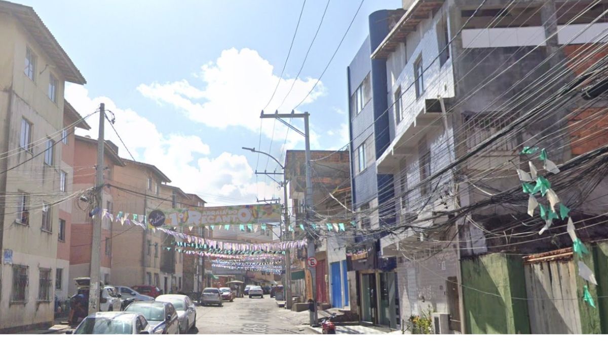 imagem de uma rua da comunidade do Inferninho, em Salvador