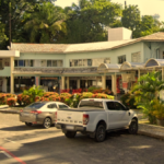 fachada do centro comercial Empório Itaigara.