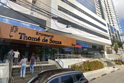 fachada de edifício empresarial em Salvador.