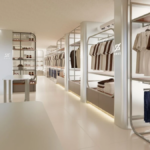 interior da loja Zest + Bland no setor de moda masculina