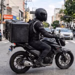Polícia prende grupo que vendia drogas e armas por delivery